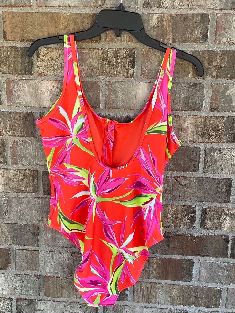 Take 50% OFF-Old Navy Tropical Floral One-Piece Swimsuit - Red, Size-M - Picture 6 of 8